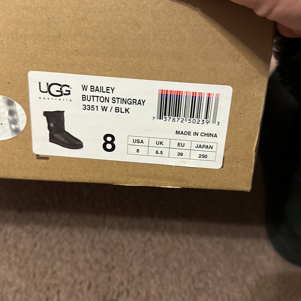 Ugg Black With Bailey Button Stingray - image 7